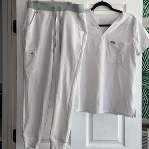 figs white scrub vneck and jogger set